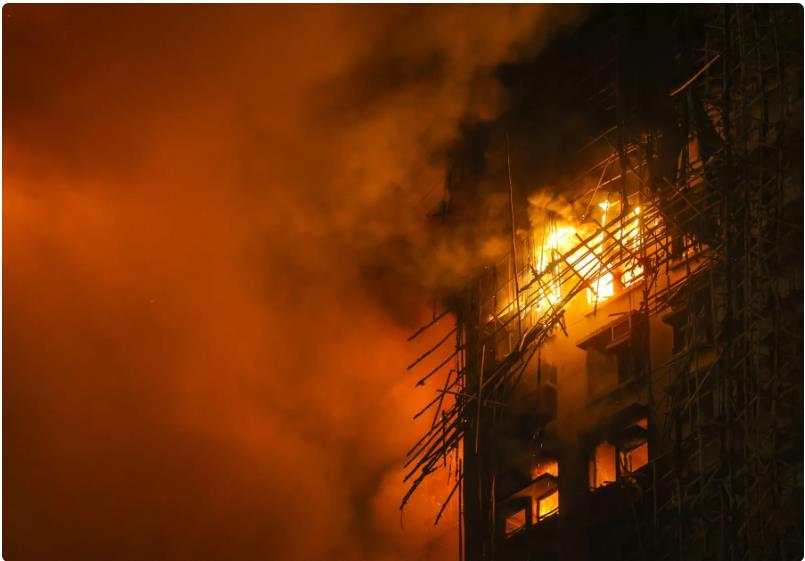 香港惊天大火！吞噬7栋高楼，44 人遇难 279 人失踪