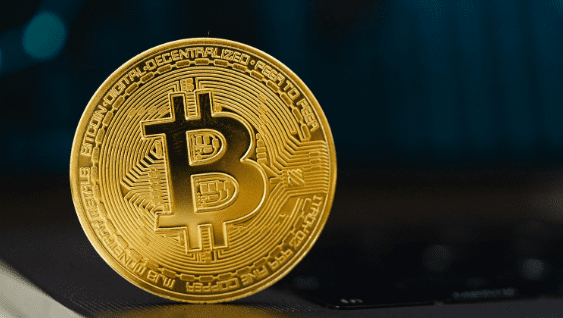 比特币突破112,000美元创历史新高：机构资金与市场热潮推动，未来走势引热议