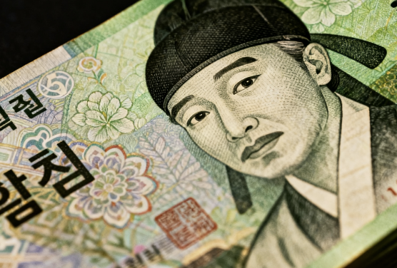 韩元跌至六个月低点，韩国财政部承诺必要时采取行动稳定市场